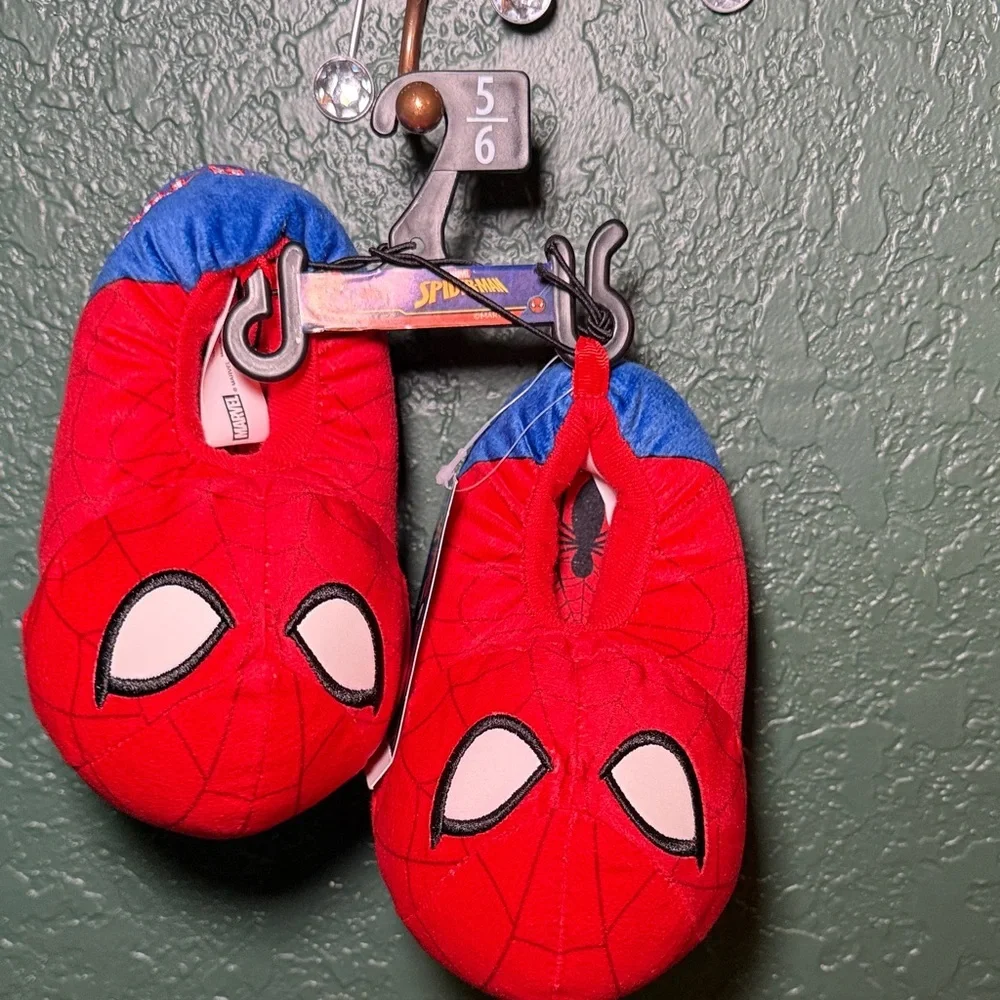 NEW! Spider Man Toddler Boys Step In Plush Slippers Size 5/6